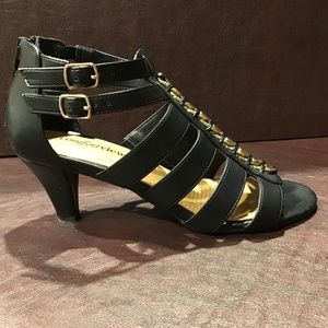 Women low heel sandal